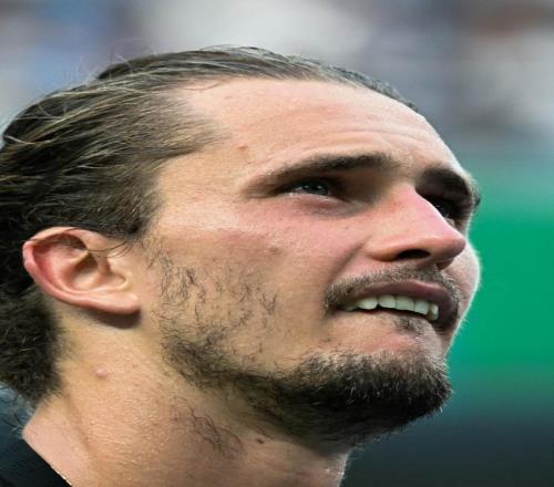 位列世界前十周数跻身无贯男榜首，兹维坐实最佳男配角