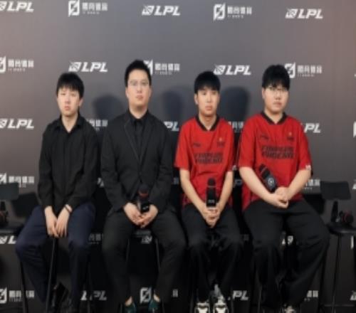 FPX赛后群访教练：后面对手都很厉害要打出我们自己的游戏内容