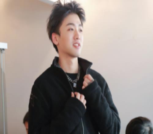 辩论女生回应icon：评论区扬言要弄死我不要用所谓的“玩笑”来洗白