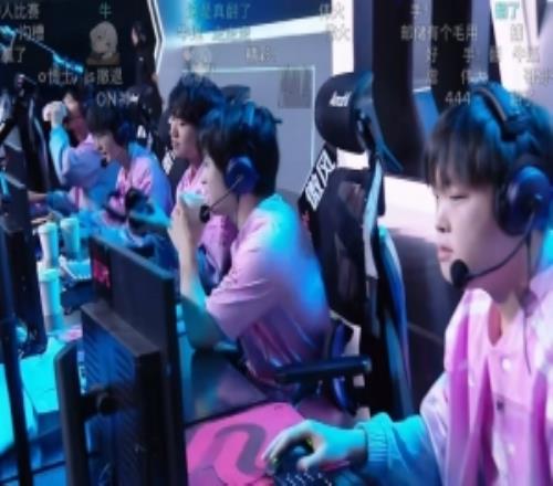 难顶前TES教练bsyy看TES01BLG：这被翻得