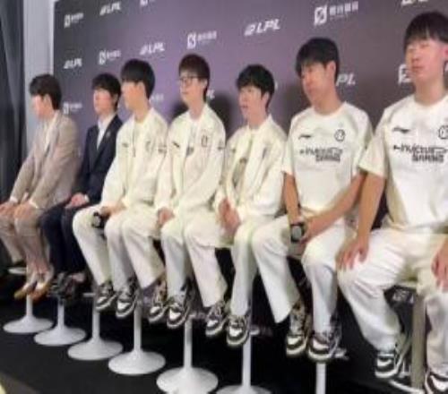 相互谦让！Rookie评发挥最好的选手：第一把给嘎子第二把给奥恩