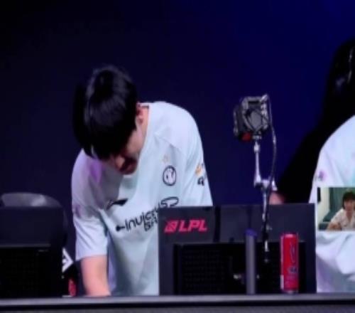 Wei今天出了口气！Cryin：BLG半个月之前就开始不对劲了