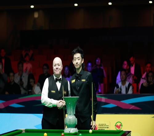 2025斯诺克国锦赛决赛第一阶段：吴宜泽暂54领先希金斯
