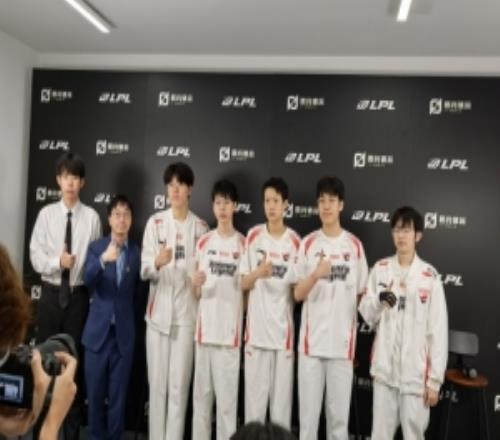 AL赛后群访圣枪哥：我后期给了大节奏感谢兄弟四个带我赢比赛