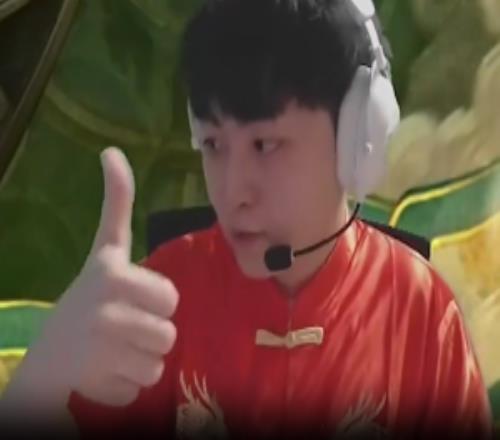 秀神还准备道具哦！ShowMaker：在网上花了88块买了件中国风衣服，玩盛世天下