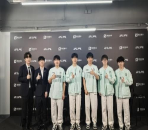 iG赛后群访Wei：要去适应新的版本去练习一些主流的英雄