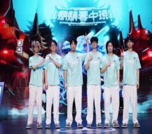 围绕标王重新建队LPL官网显示：LNG麾下仅剩ZikaWeiwei替补
