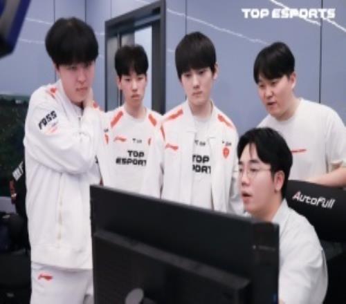 第五个亚军还是再度捧杯TES第6次晋级决赛仅有20年夏夺冠