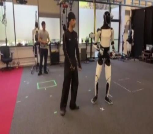 这么先进！马斯克回应特斯拉机器人练功夫：是AI不是遥控