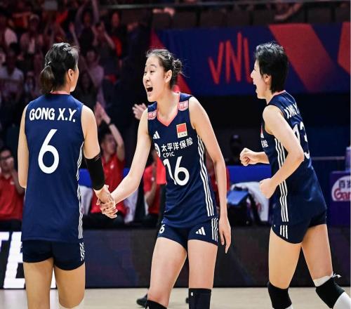 中国女排洗牌！17岁1米96小赵蕊蕊+1米93MVP重炮转战世青赛冲冠